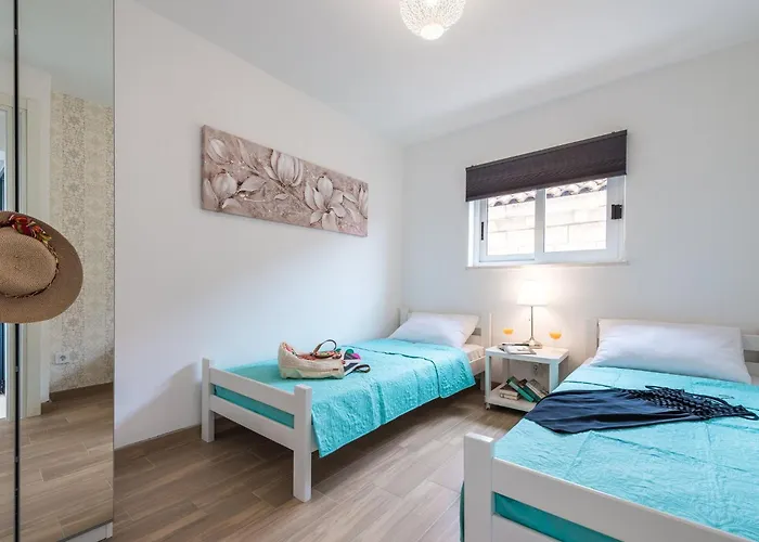 Maris-two Bedroom With Terrace And Sea View-address Plat 21 * Mlini