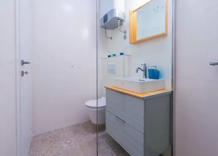 Apartment Maris-two Bedroom With Terrace And Sea View-address Plat 21 *