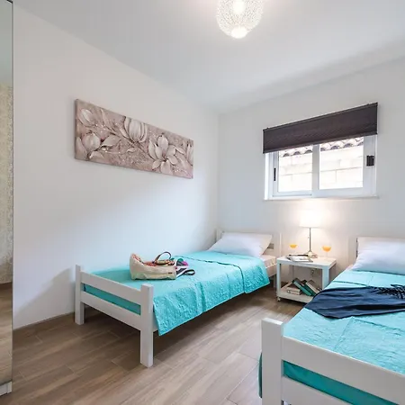 Maris-two Bedroom With Terrace And Sea View-address Plat 21 * Mlini