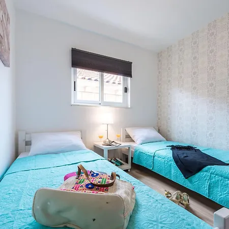 Maris-two Bedroom With Terrace And Sea View-address Plat 21