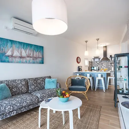 Maris-two Bedroom With Terrace And Sea View-address Plat 21 Appartamento Mlini