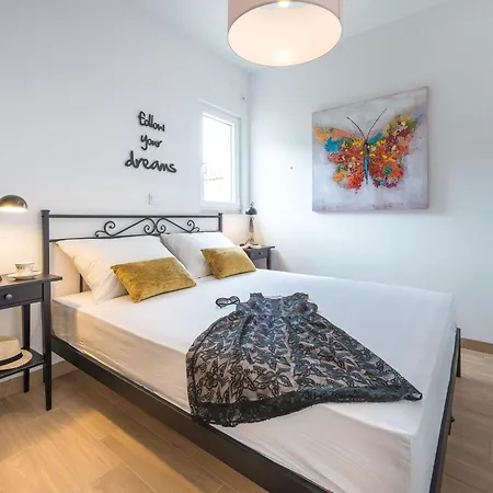 Maris-two Bedroom With Terrace And Sea View-address Plat 21 Mlini