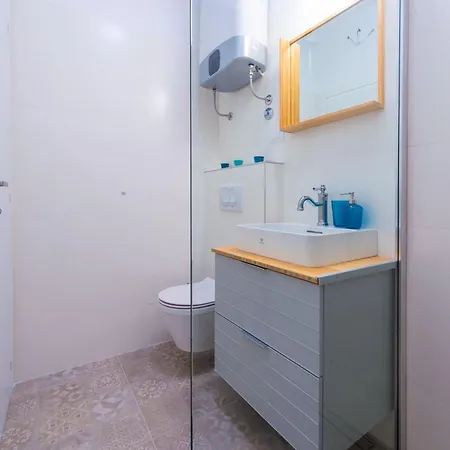 Apartment Maris-two Bedroom With Terrace And Sea View-address Plat 21 *