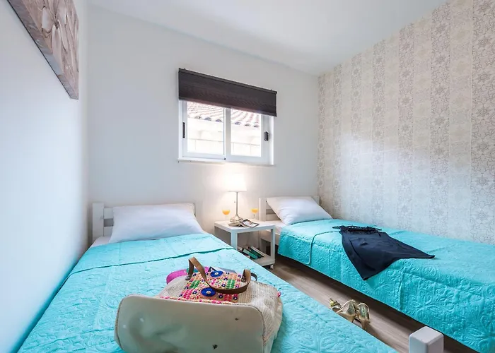 Maris-two Bedroom With Terrace And Sea View-address Plat 21