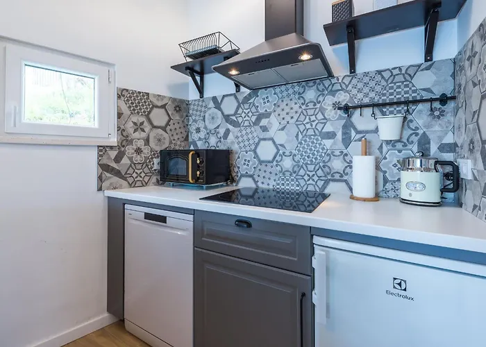 Appartement Maris-two Bedroom With Terrace And Sea View-address Plat 21 *