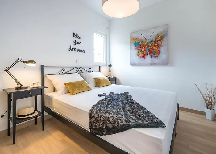 Maris-two Bedroom With Terrace And Sea View-address Plat 21 Mlini